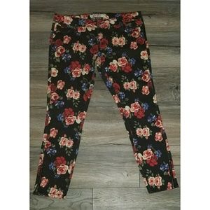 Hot Kiss Floral Ankle Crop Skinny Jeans